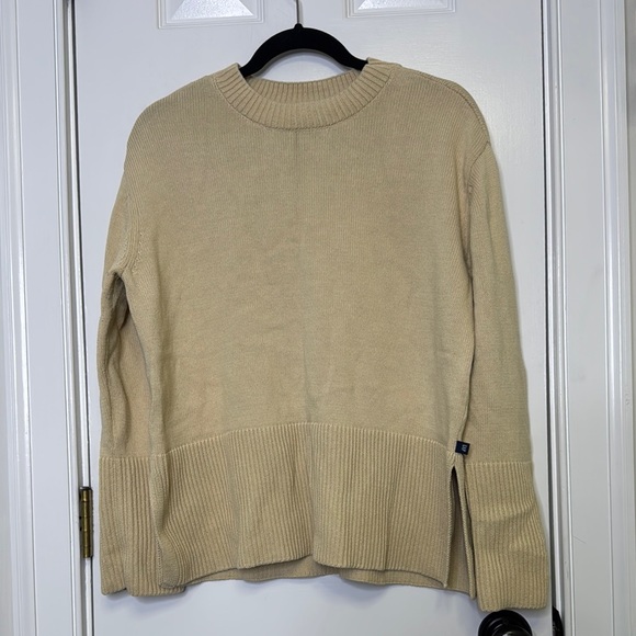NWOT GAP Women's Cream Crew Neck Sweater PTP: 21”-23” - Picture 4 of 7